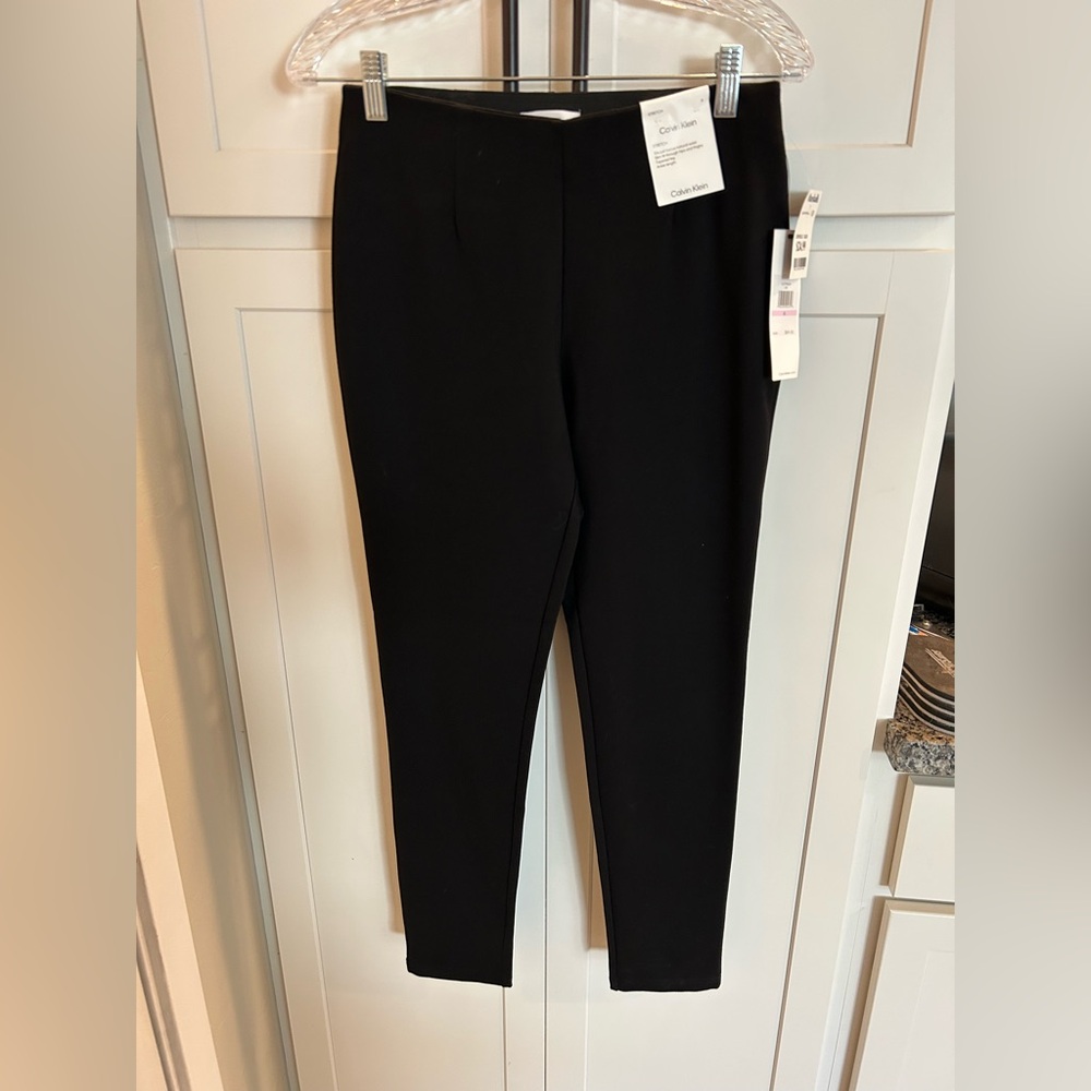 Calvin Klein Women's Elegant Black Cropped Pants